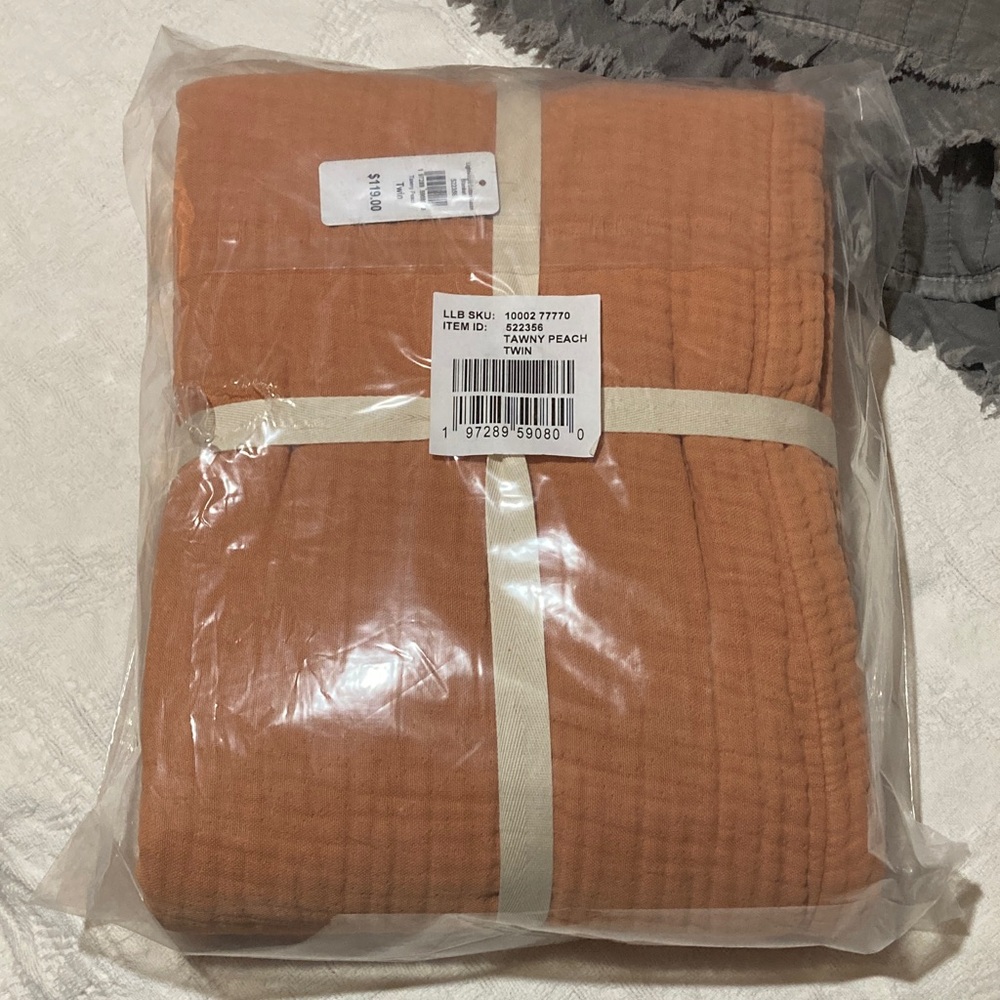 L.L. Bean Tawny Peach Blanket twin